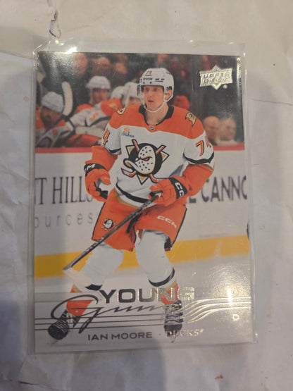 Ian Moore Young Guns Upper Deck Series 1 #232 [Anaheim Ducks]