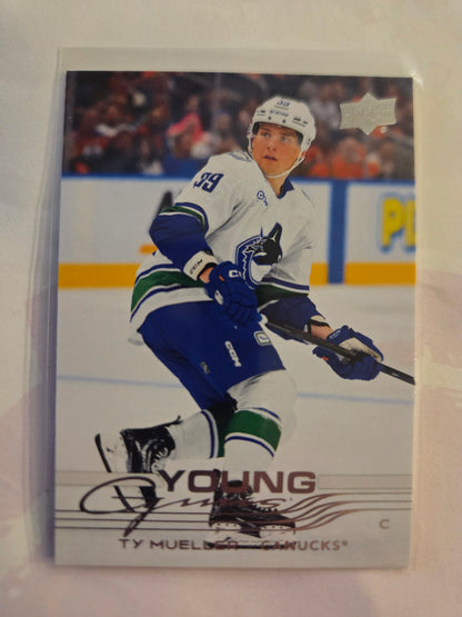 Ty Mueller Upper Deck Series 2 Young Gunns #476 [Vancouver Canucks]